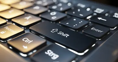 Shift-Taste: Position, Funktionen und Shortcuts